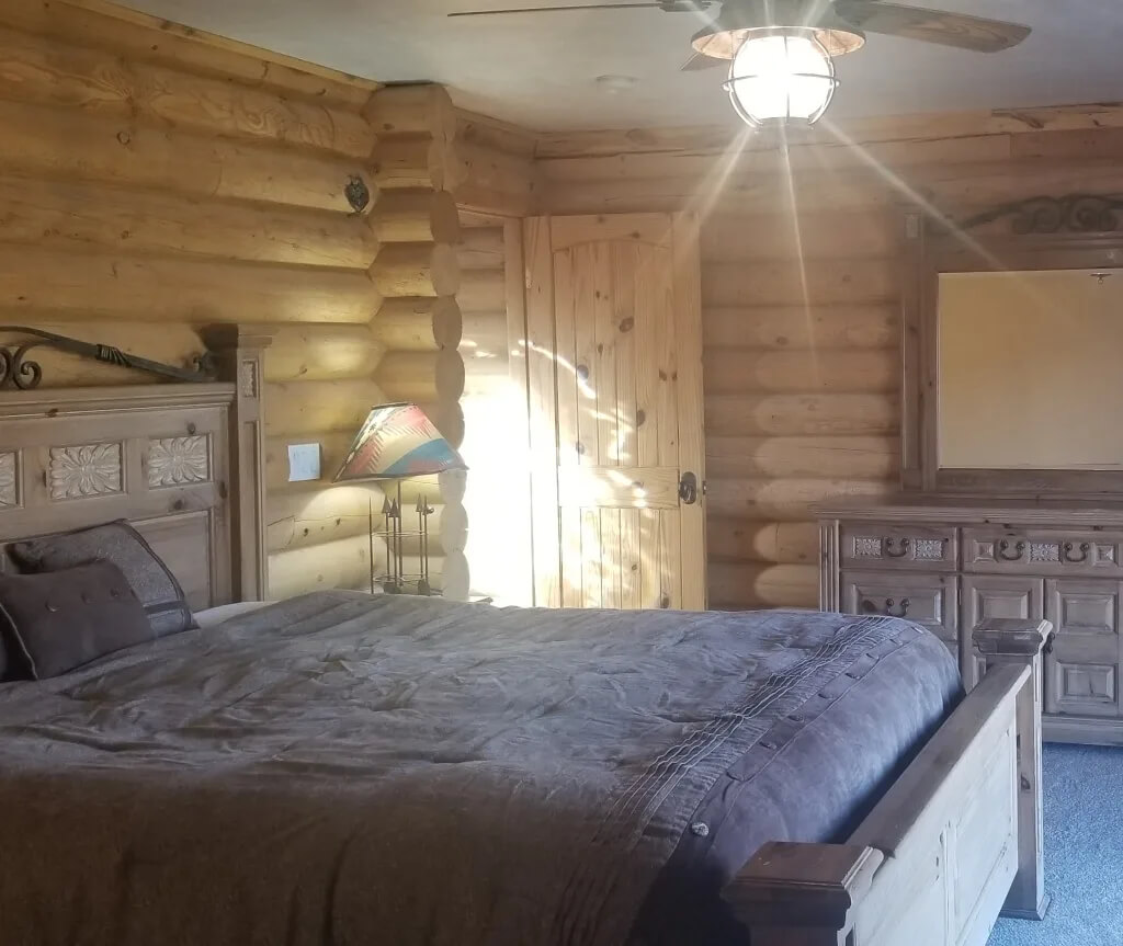 imgS40_Bedroom2
