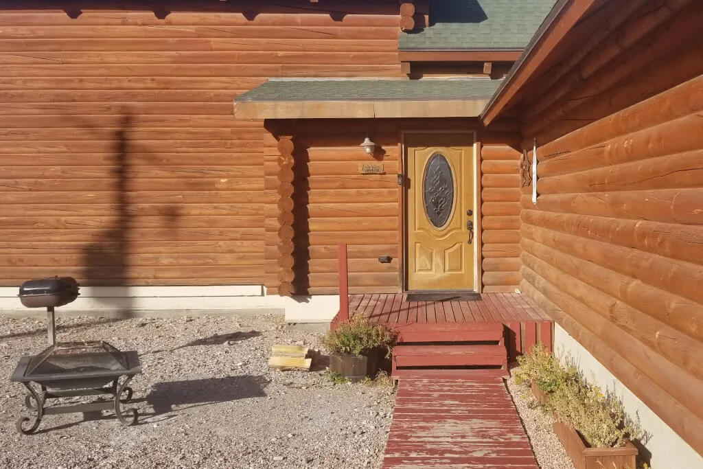 imgS40_FrontDoor